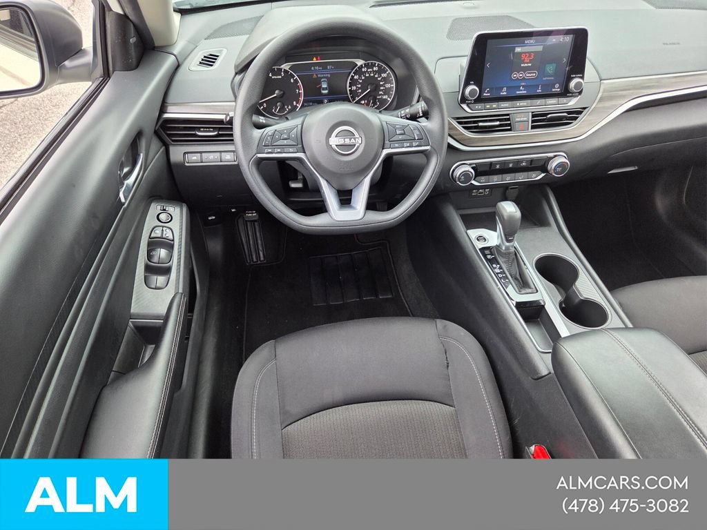 Used 2025 Nissan Altima 2.5 SV FWD image 8