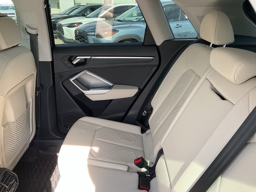 Used 2024 Audi Q3 2.0T Premium Plus image 16