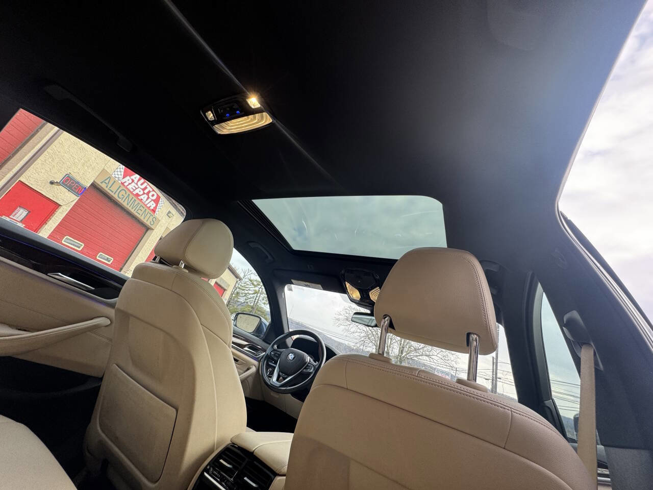 Used 2019 BMW 530i xDrive image 22