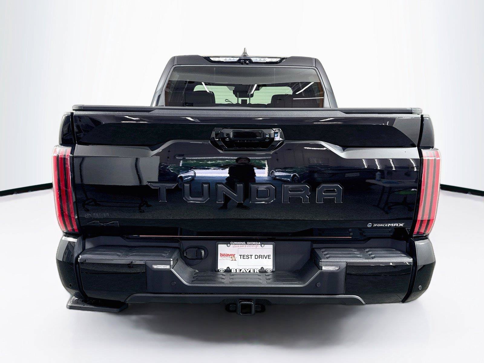 Used 2025 Toyota Tundra Limited AWD/4WD image 12