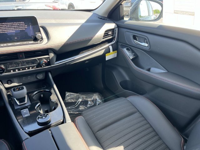 New 2026 Nissan Rogue SV AWD/4WD image 15