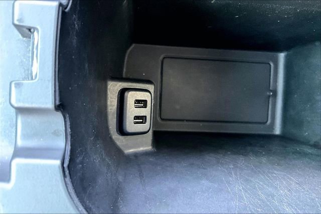 Used 2021 GMC Terrain SLT image 32