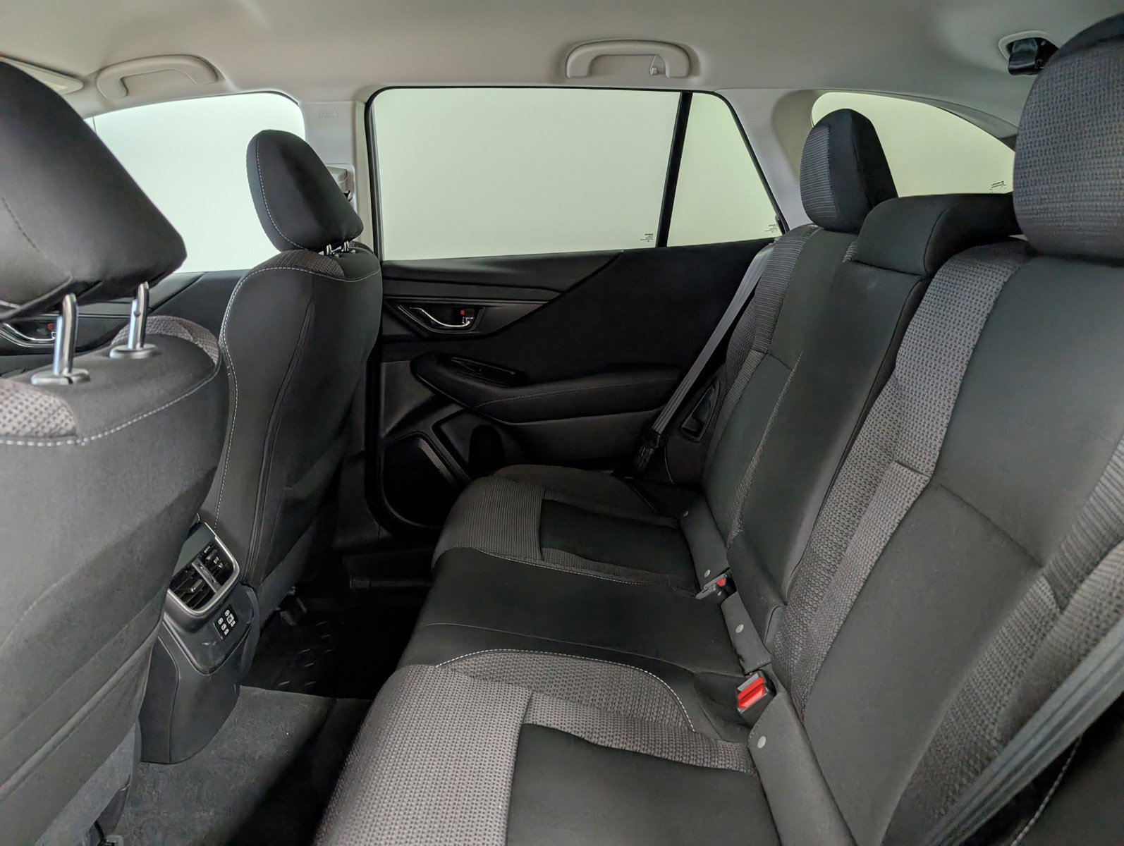 Certified 2025 Subaru Outback Premium image 4