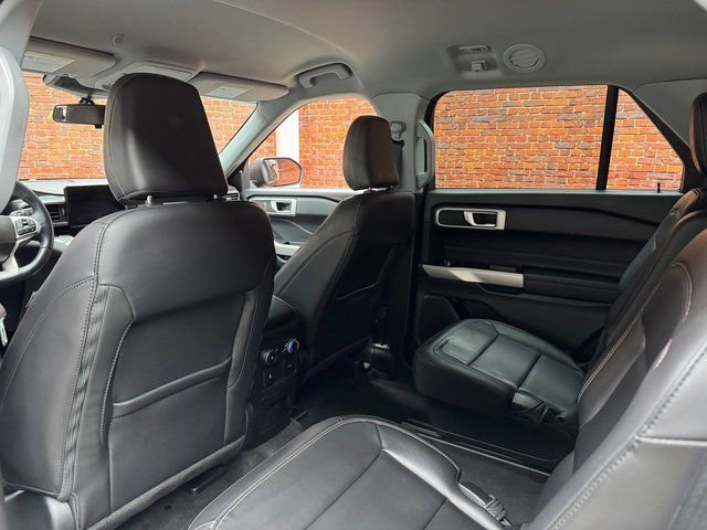 Used 2022 Ford Explorer XLT w/ Equipment Group 202A image 24