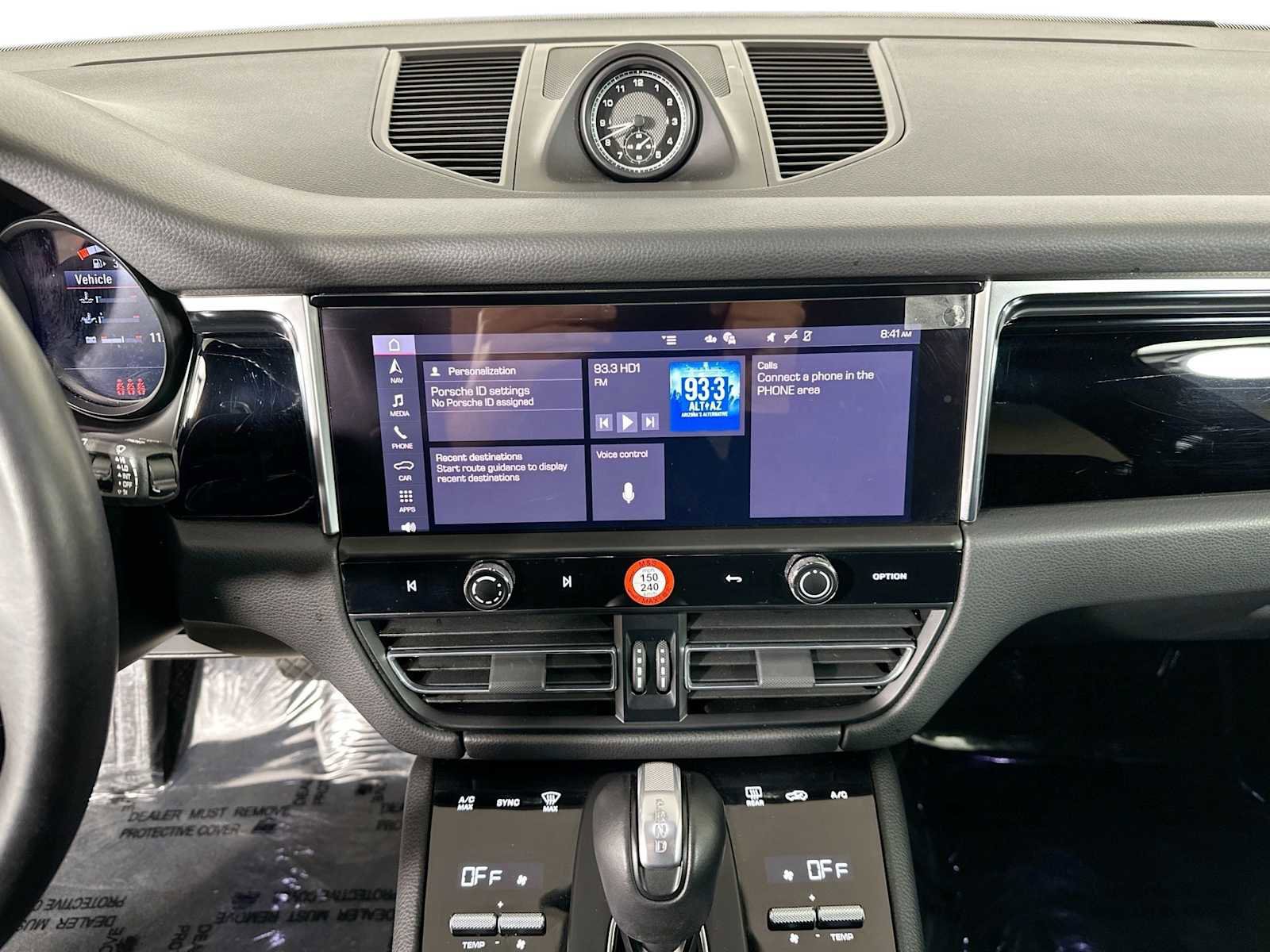 Certified 2024 Porsche Macan AWD/4WD image 15