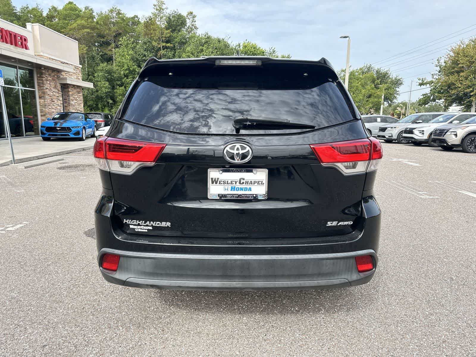 Used 2018 Toyota Highlander SE AWD/4WD image 5