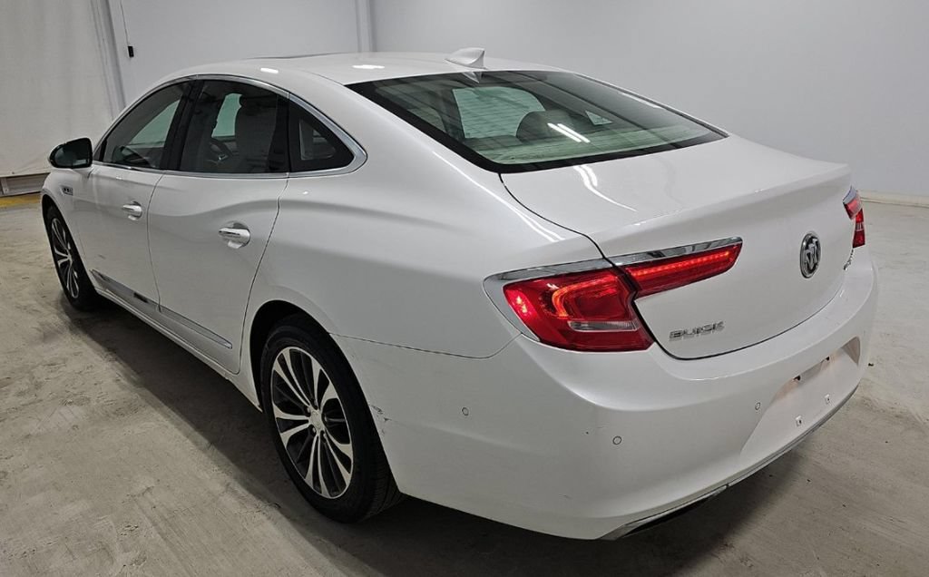 Used 2018 Buick LaCrosse Premium w/ Driver Confidence Package #2 AWD/4WD image 4