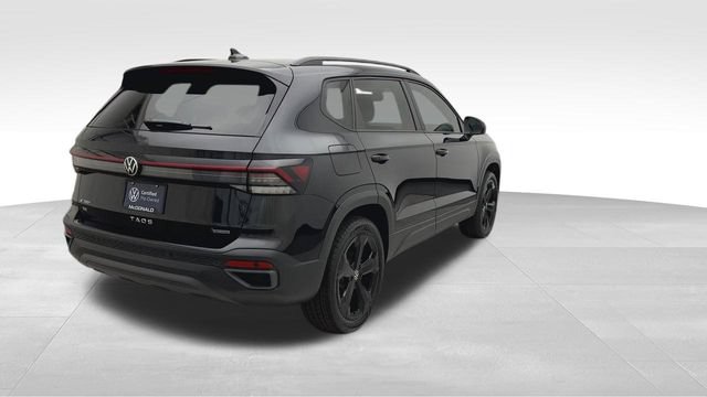 Used 2025 Volkswagen Taos SE AWD/4WD image 9