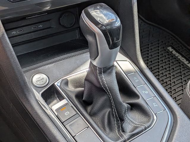 Used 2024 Volkswagen Tiguan SEL R-Line AWD/4WD image 15