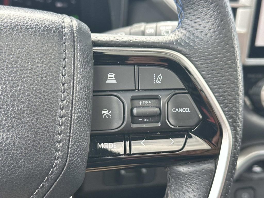Used 2023 Toyota Sequoia Platinum AWD/4WD image 24
