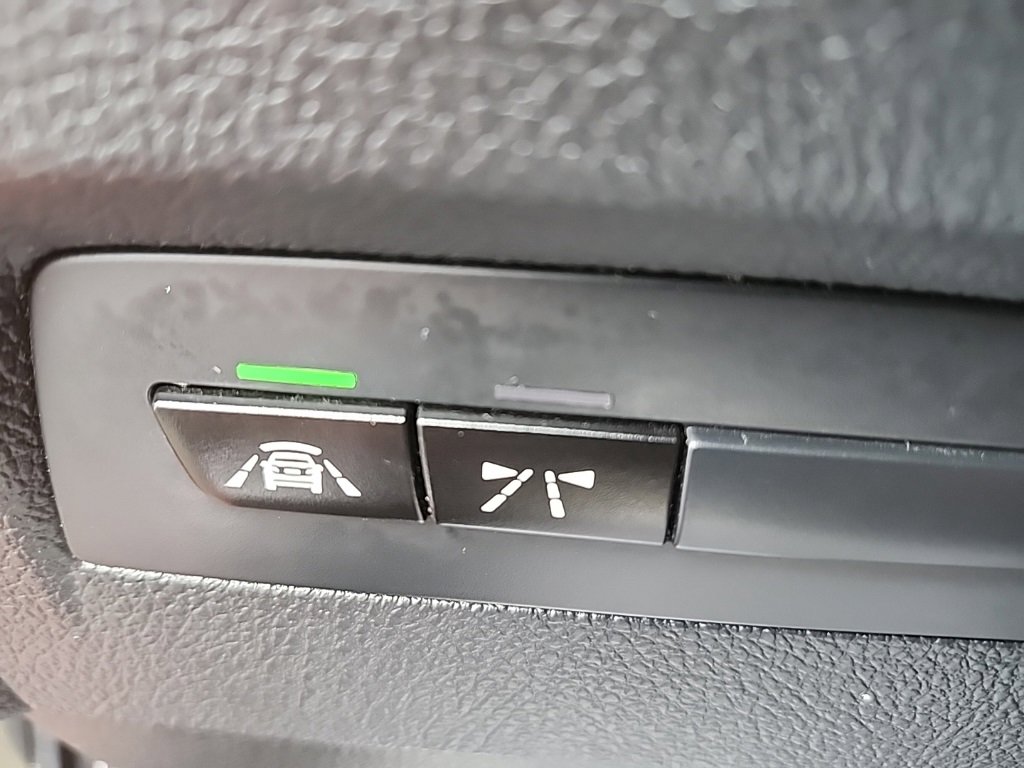 Used 2018 BMW M240i xDrive Convertible image 19