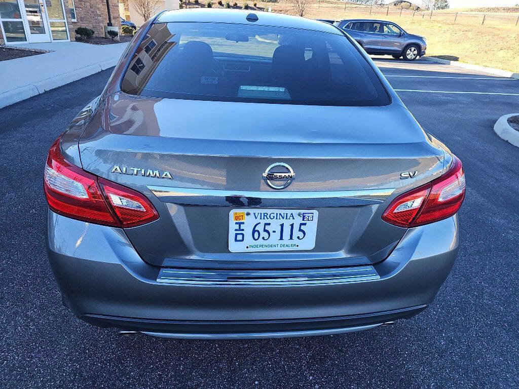 Used 2016 Nissan Altima 2.5 SV image 10