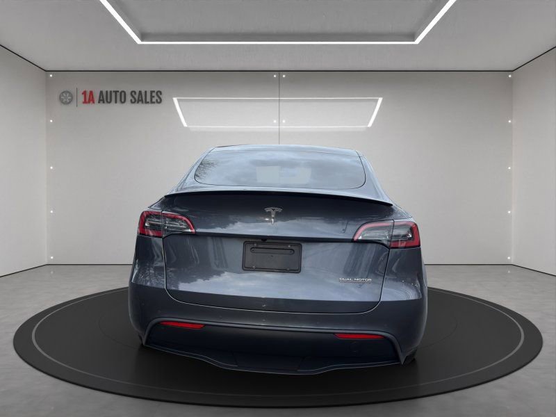 Used 2022 Tesla Model Y Performance image 4