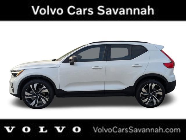 Certified 2023 Volvo XC40 B5 Ultimate w/ Protection Package Premier image 9