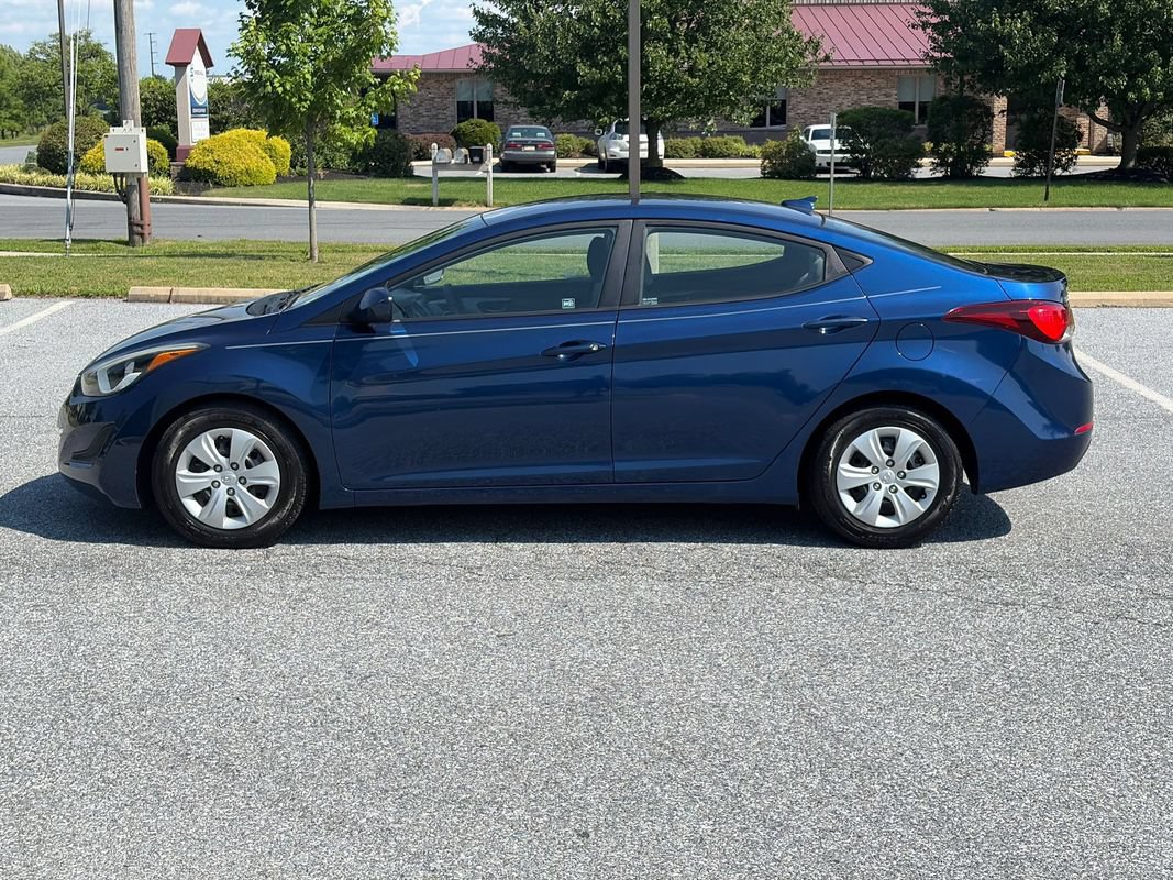 Used 2016 Hyundai Elantra SE FWD image 5