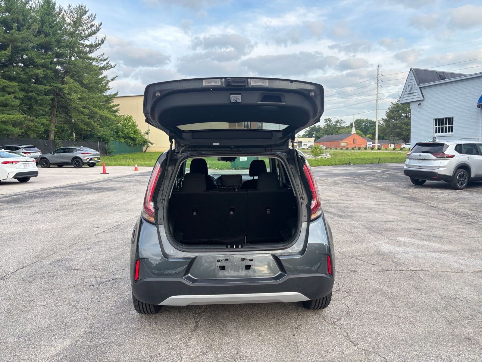 Used 2025 Kia Soul LX w/ LX Technology Package FWD image 29