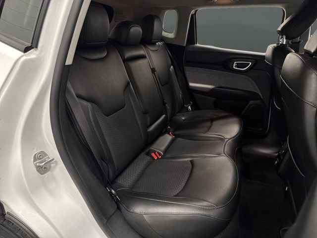 Used 2022 Jeep Compass Latitude image 28