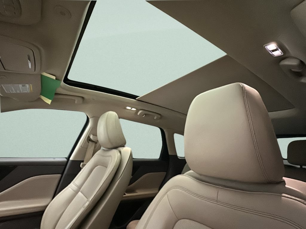 Used 2021 Lincoln Corsair AWD w/ Sport Package image 14