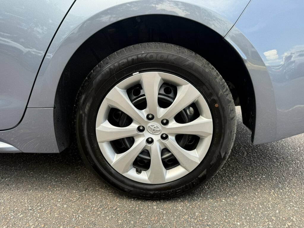 Used 2026 Toyota Corolla LE FWD image 8