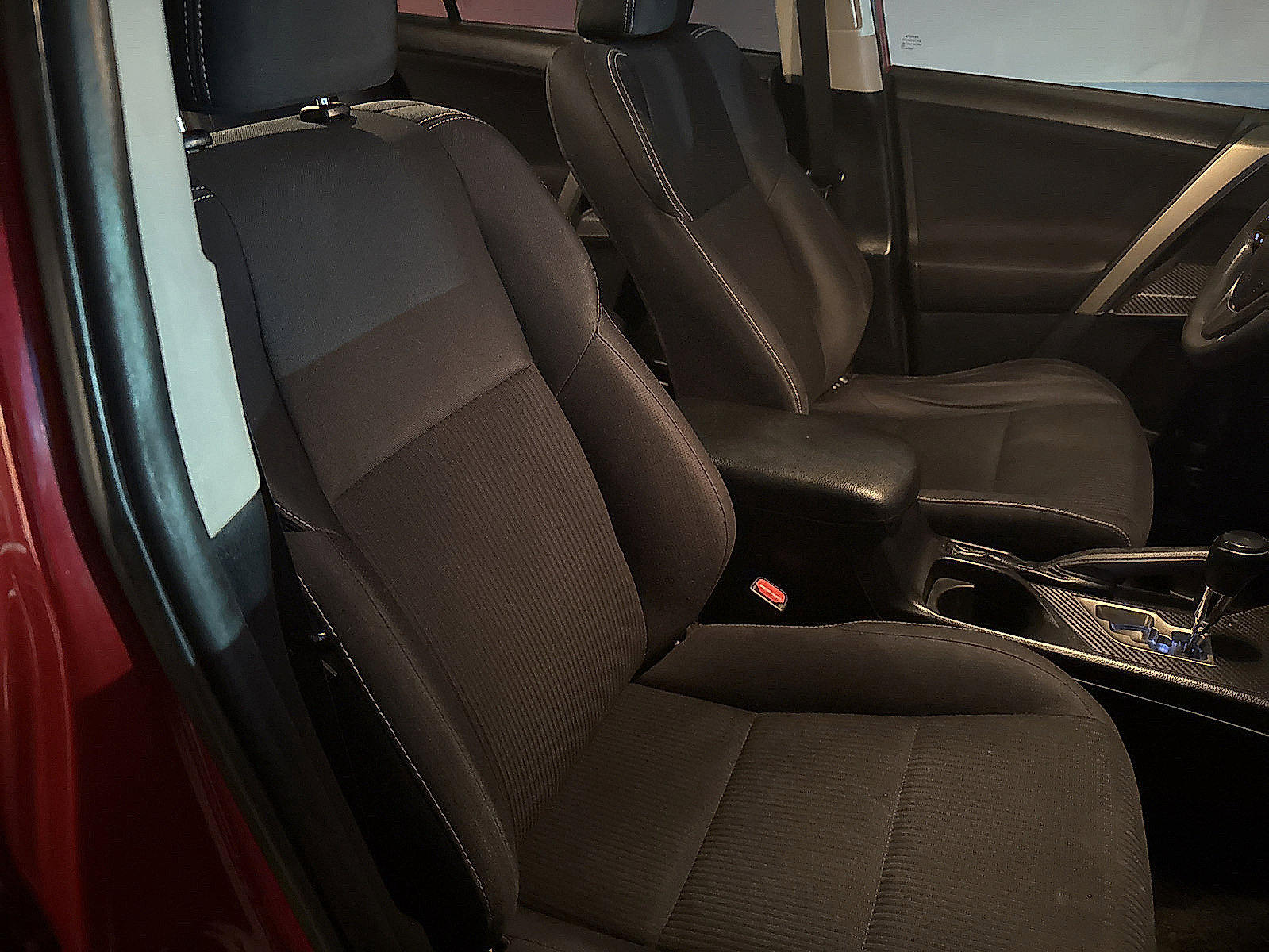 Used 2013 Toyota RAV4 XLE image 24