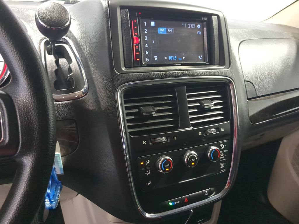 Used 2016 Dodge Grand Caravan American Value Package FWD image 29