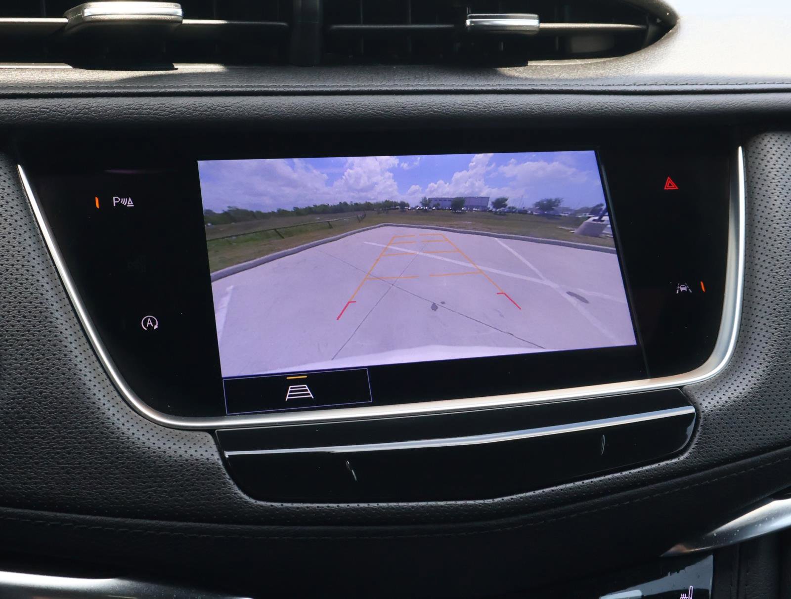 Certified 2023 Cadillac XT6 Luxury FWD image 32