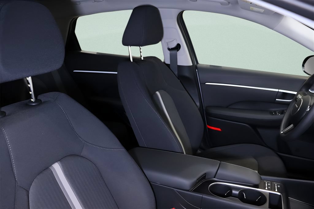 Certified 2025 Hyundai Sonata SEL AWD/4WD image 11