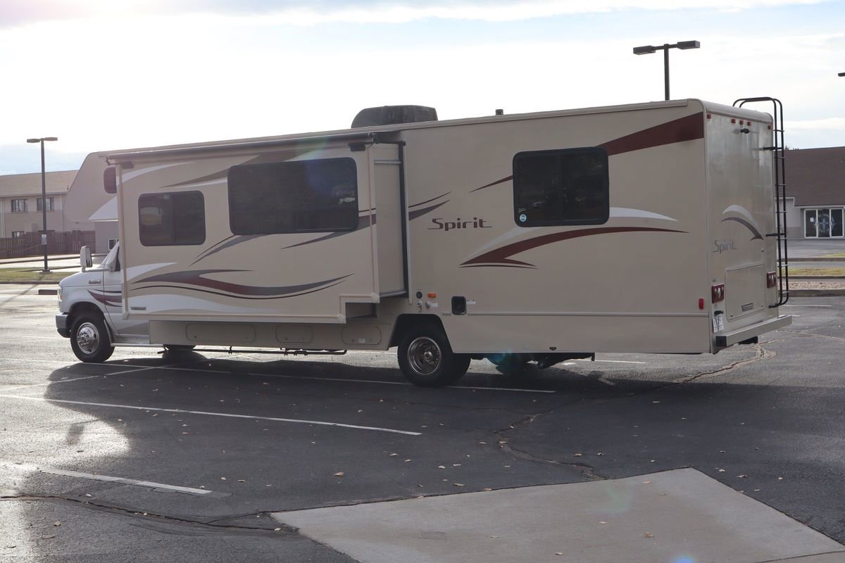 Used 2015 Ford E-450 and Econoline 450 Super Duty w/ Motorhome Prep Package image 8