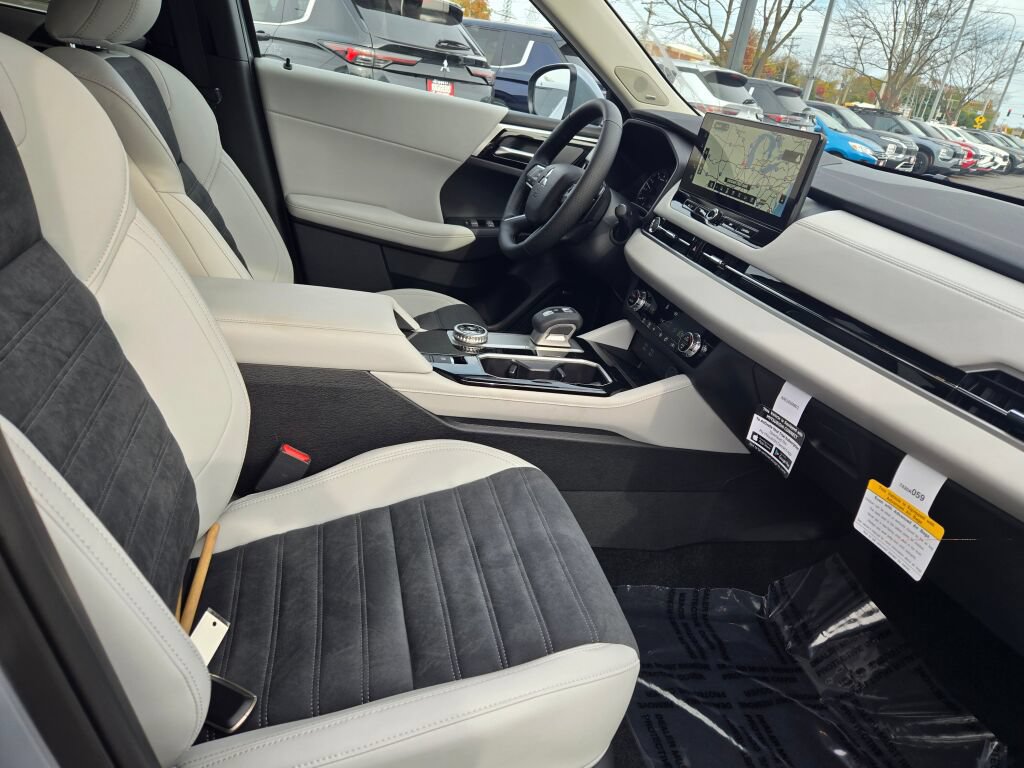 New 2026 Mitsubishi Outlander SE AWD/4WD image 4