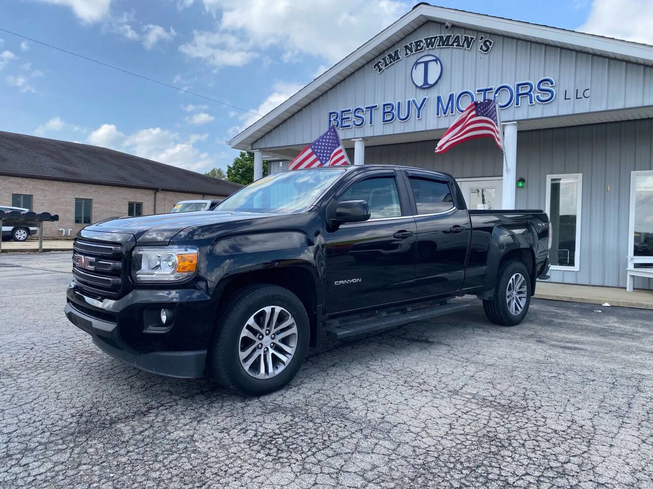 Used 2016 GMC Canyon SLE image 2