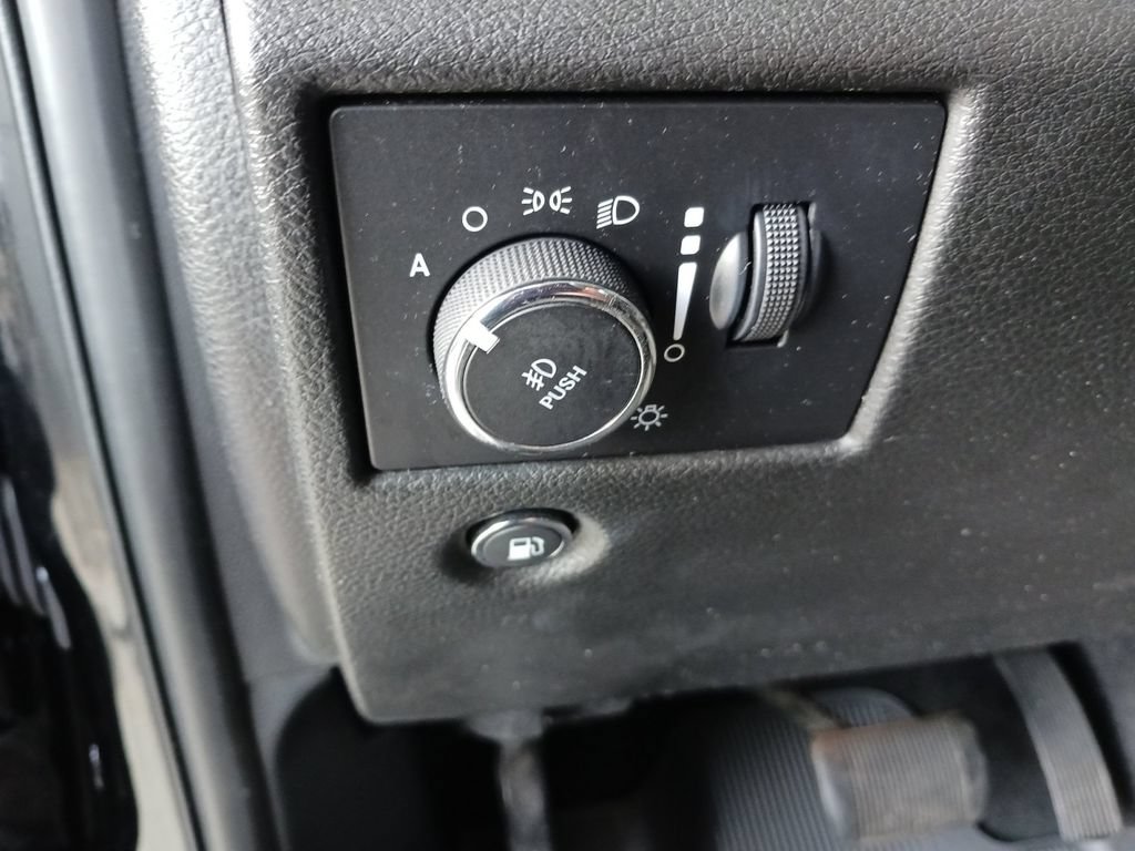 Used 2021 Jeep Grand Cherokee Limited w/ Sun & Sound Group RWD image 36