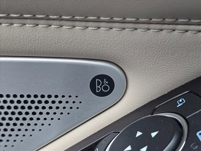 Used 2020 Ford Explorer Platinum w/ Premium Technology Package image 18