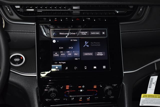 New 2025 Jeep Grand Cherokee Altitude image 16