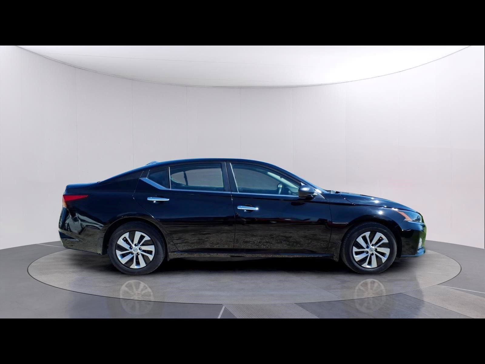 Used 2024 Nissan Altima 2.5 S FWD image 6