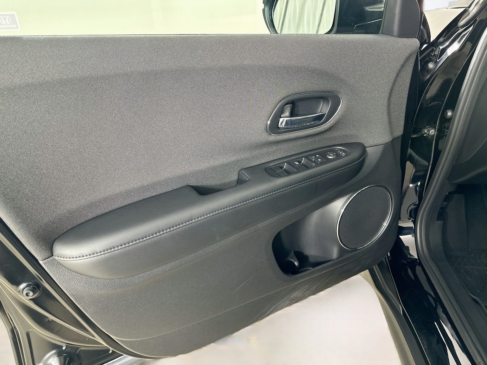 Used 2022 Honda HR-V EX image 16
