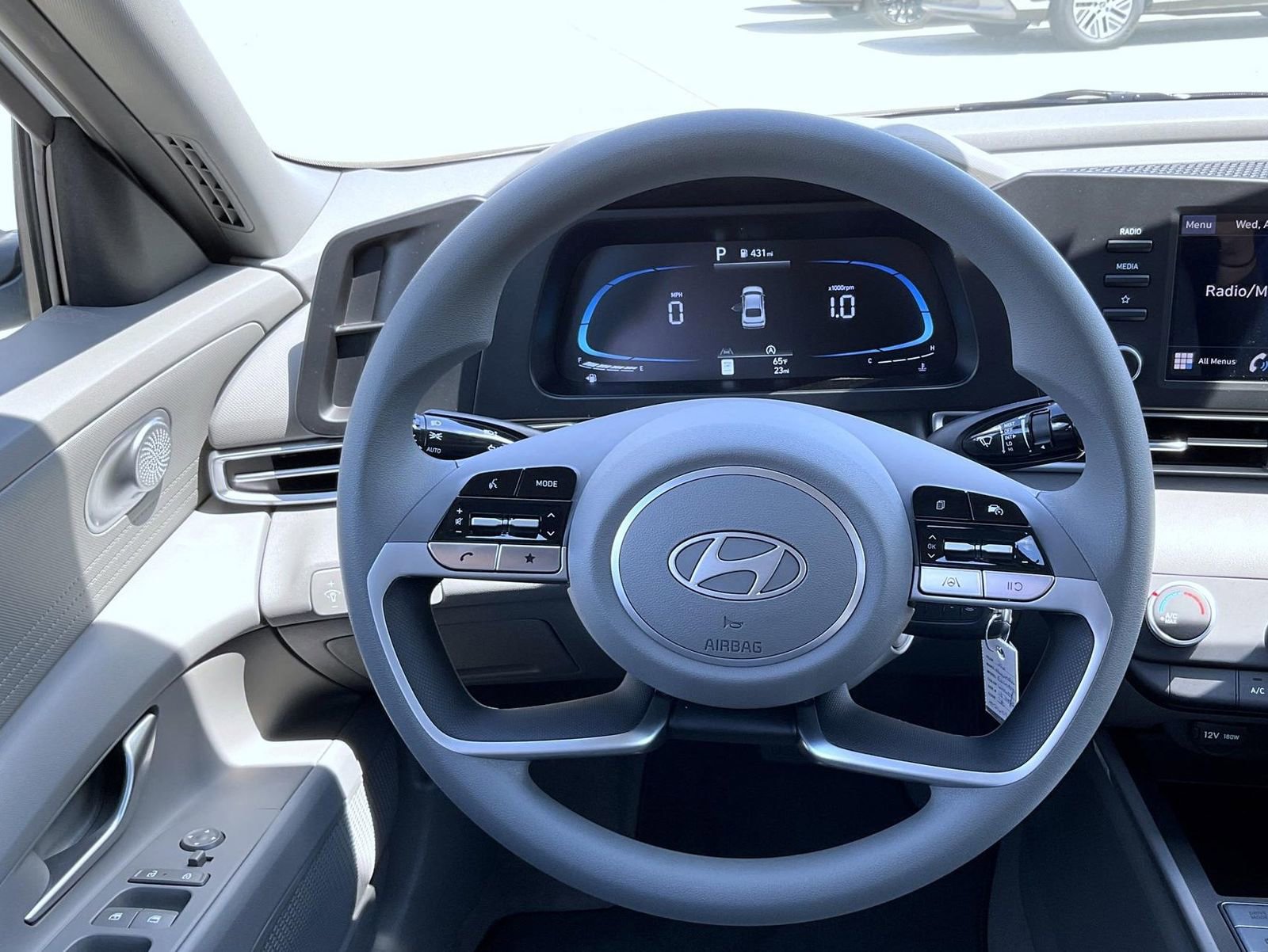 New 2026 Hyundai Elantra SE FWD image 11