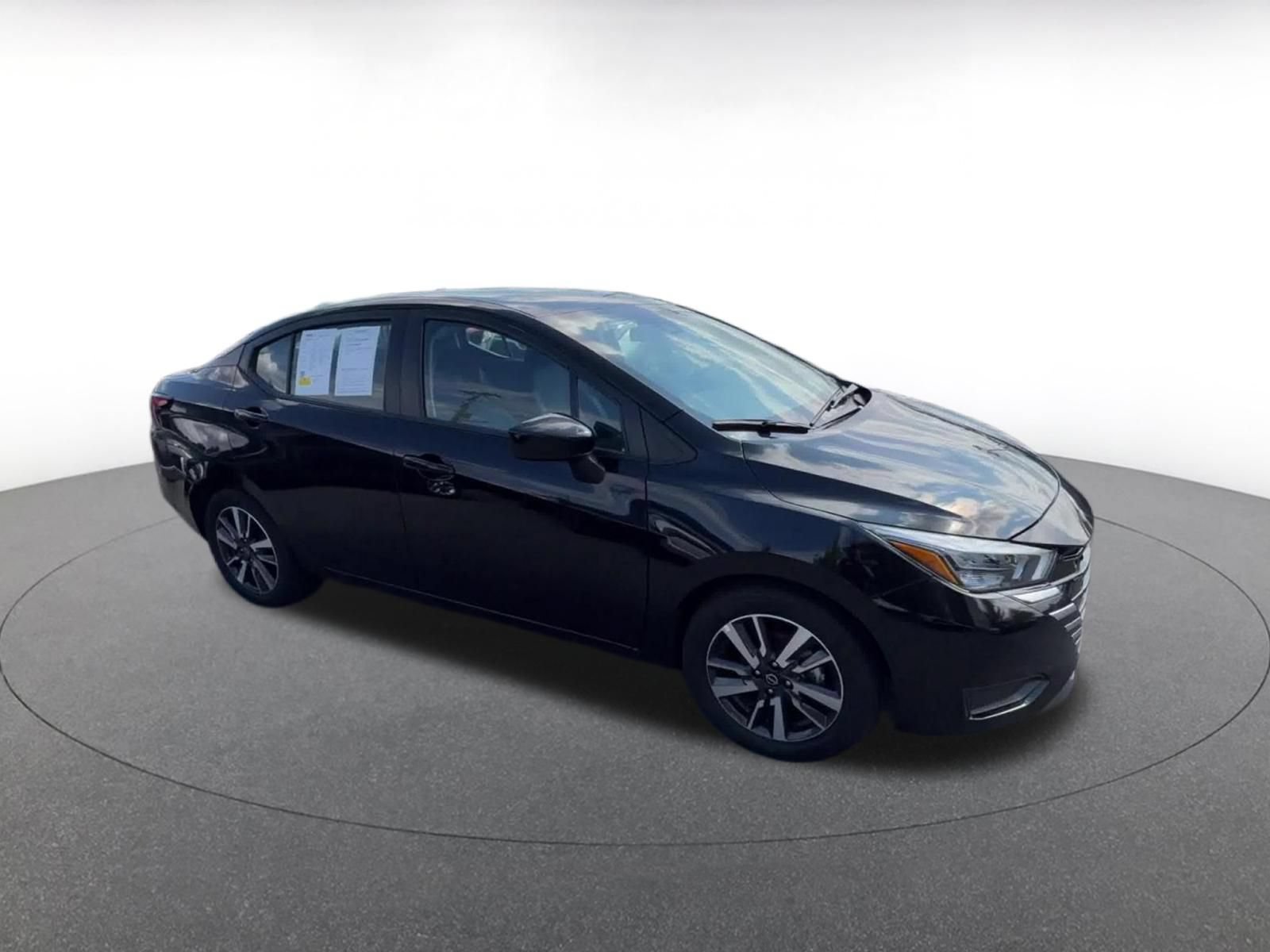 Used 2025 Nissan Versa SV FWD image 2