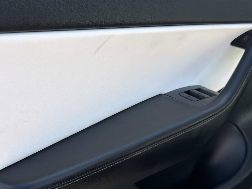Used 2021 Tesla Model Y Performance image 19