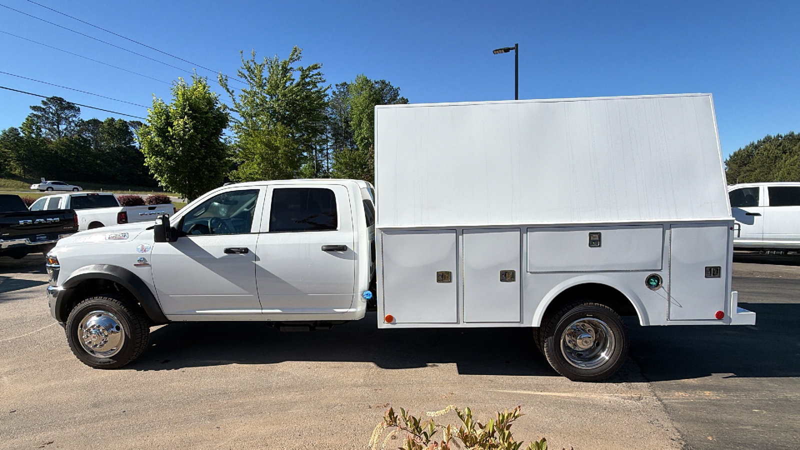 New 2026 RAM 5500 Tradesman w/ Chrome Appearance Group AWD/4WD image 11