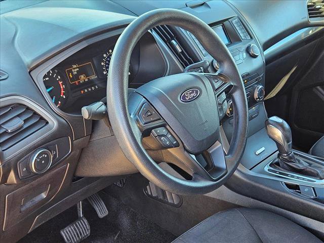 Used 2015 Ford Edge SE image 9