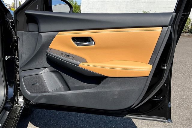 Used 2025 Nissan Sentra SV w/ SV Premium Package image 24