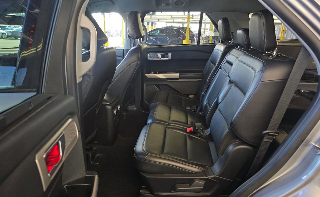 Used 2024 Ford Explorer Limited image 38