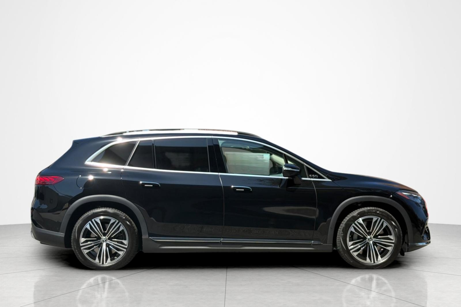 New 2026 Mercedes-Benz EQS 400 4MATIC SUV image 6