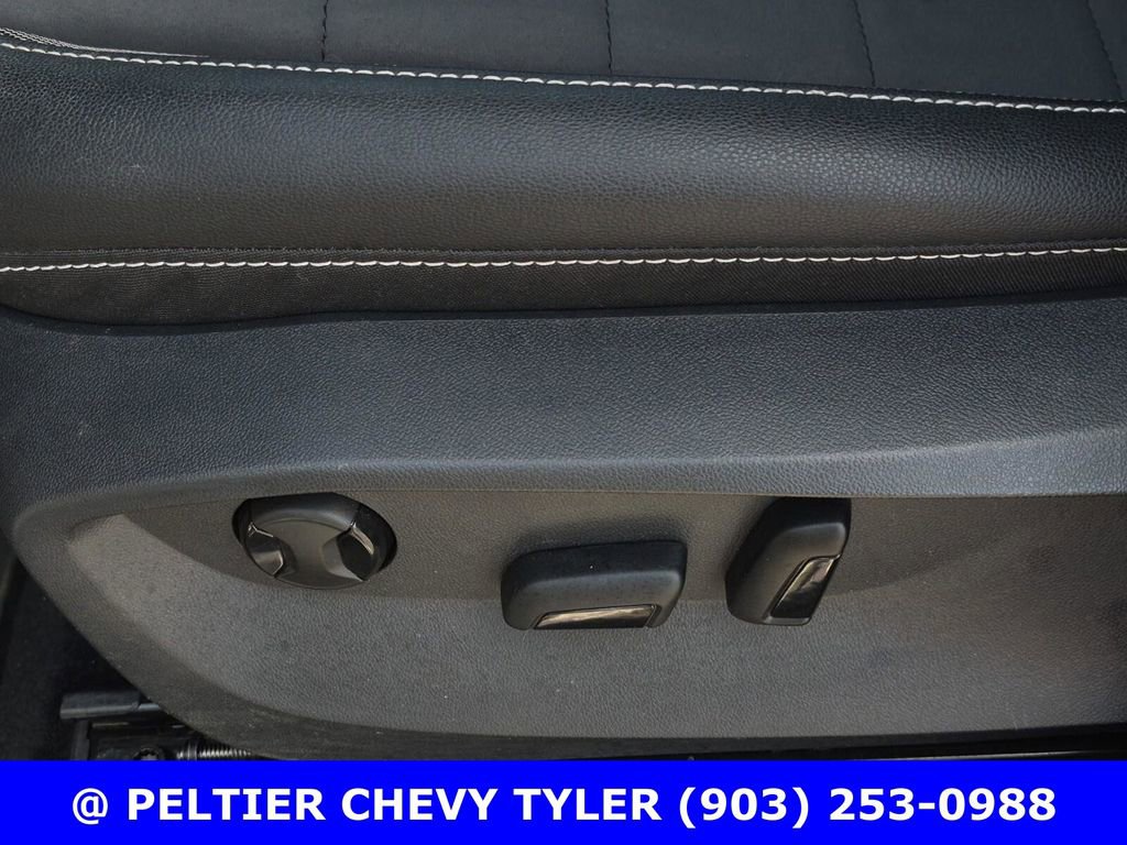 Used 2023 Volkswagen Taos SE w/ Black Wheel Package image 31