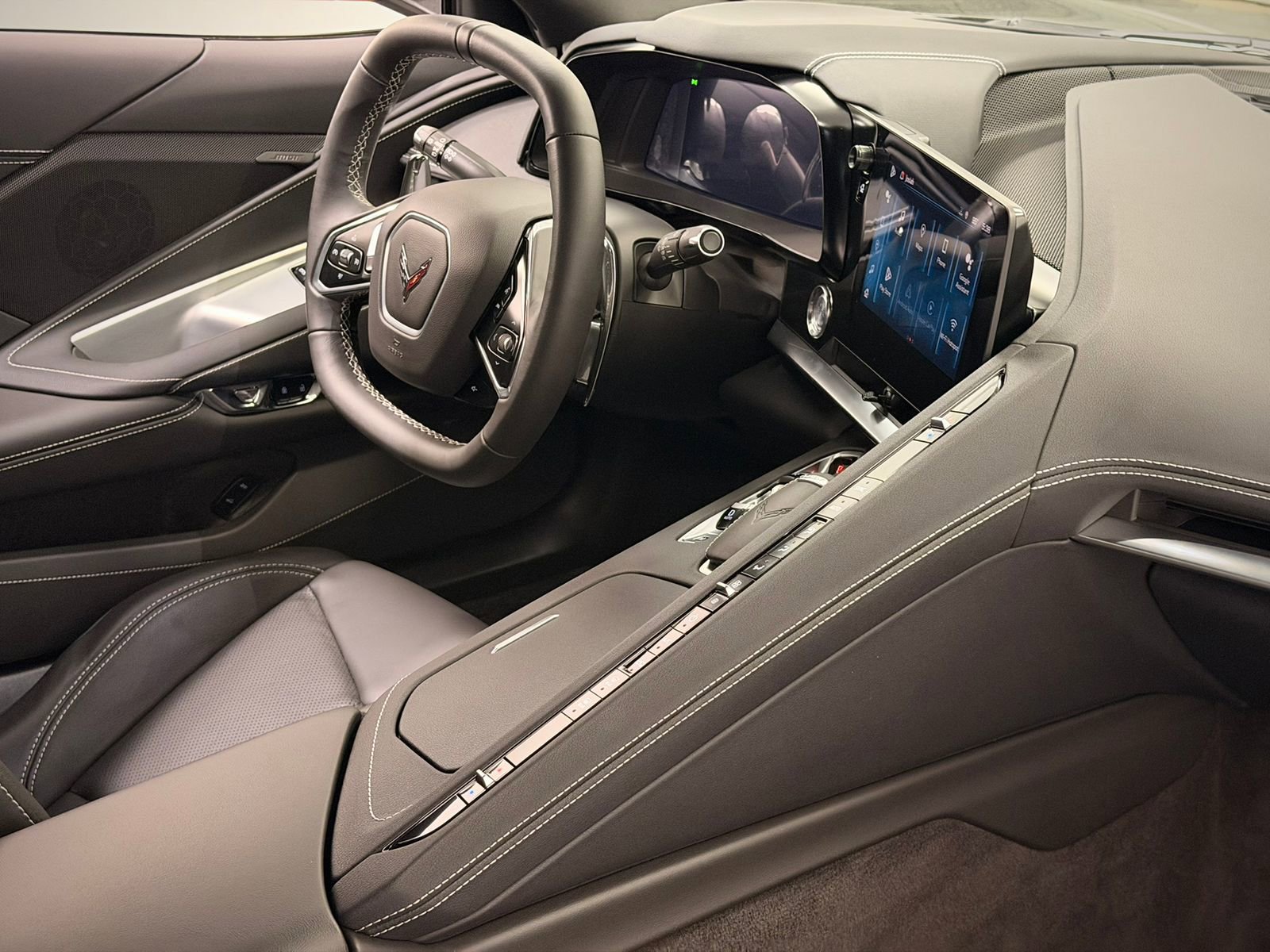 Used 2024 Chevrolet Corvette Stingray Coupe w/ Battery Protection Package RWD image 12