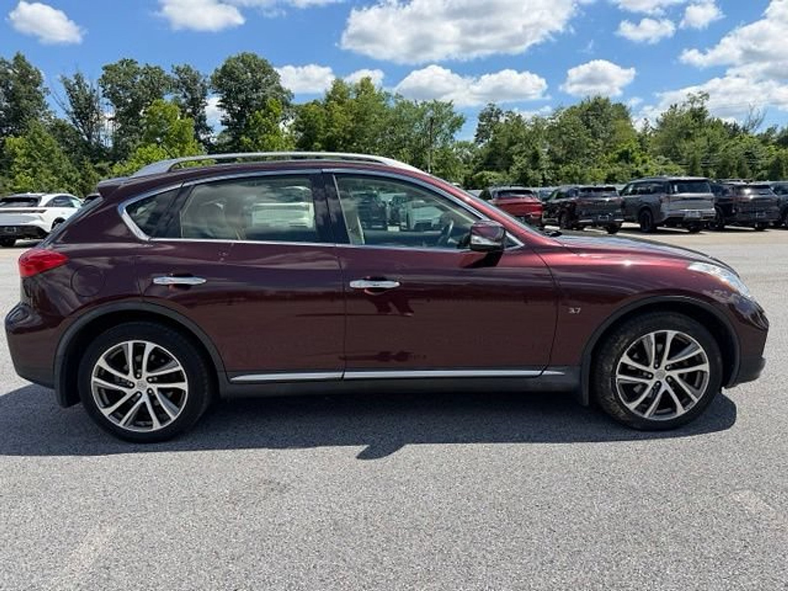 Used 2017 INFINITI QX50 AWD w/ Premium Plus Package image 8