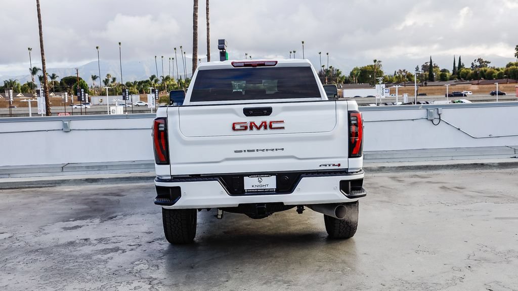 Used 2025 GMC Sierra 2500 AT4 AWD/4WD image 8