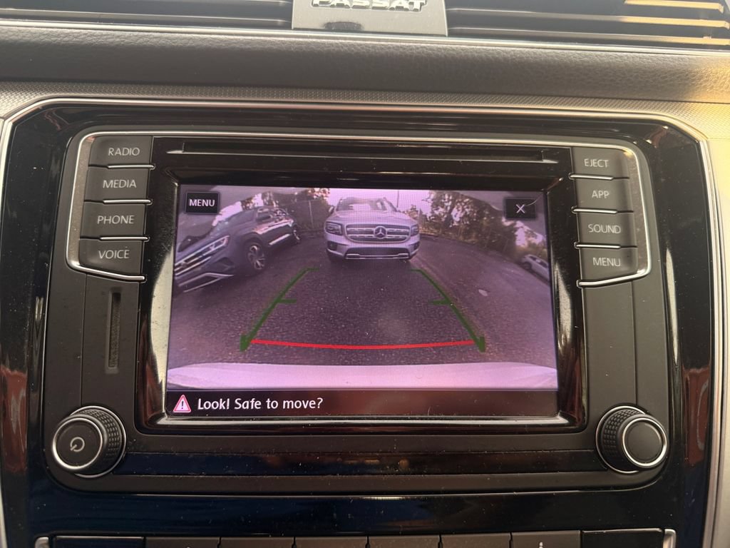Used 2019 Volkswagen Passat 2.0T Wolfsburg FWD image 16