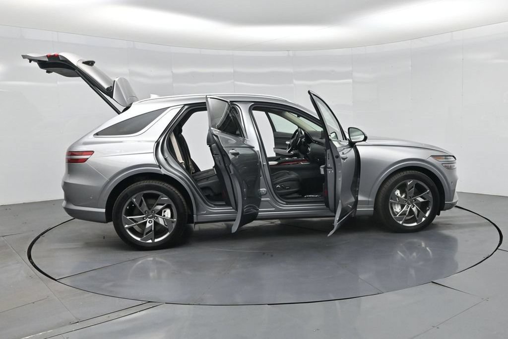 Used 2025 Genesis Electrified GV70 w/ Prestige Package AWD/4WD image 3