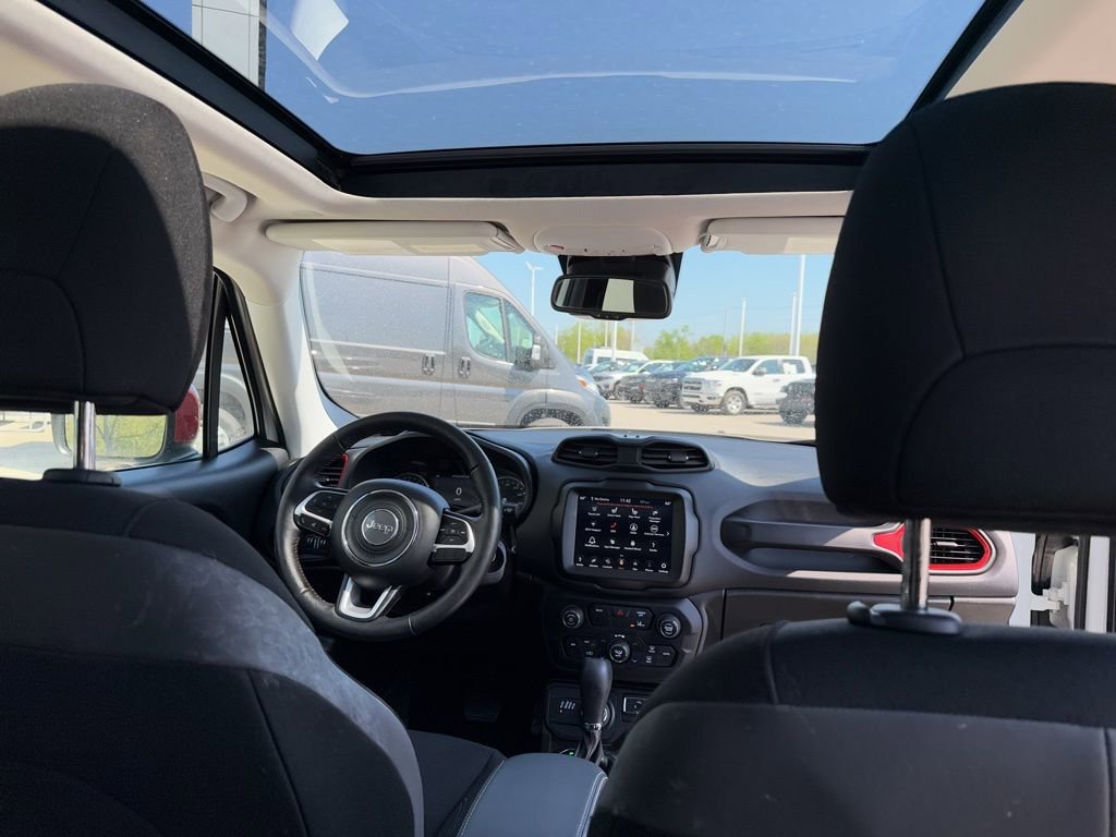 Used 2023 Jeep Renegade Latitude w/ Sun/Sound Group AWD/4WD image 46